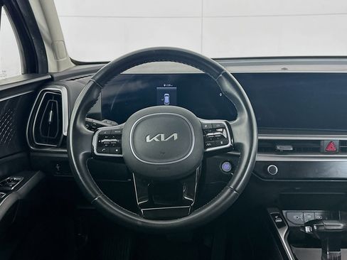 Used 2024 Kia Sorento S image 18
