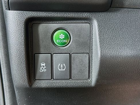 Used 2020 Honda HR-V LX image 17