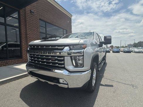 Used 2022 Chevrolet Silverado 2500 LTZ w/ Z71 Off-Road Package AWD/4WD image 11