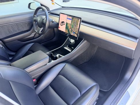 Used 2018 Tesla Model 3 Long Range RWD image 14