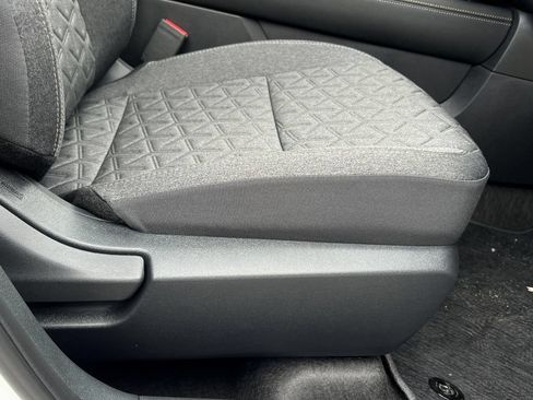 New 2025 Nissan Kicks SV w/ SV Premium Package AWD/4WD image 9