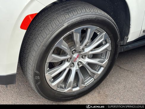 Used 2021 GMC Yukon Denali w/ Denali Premium Package image 6