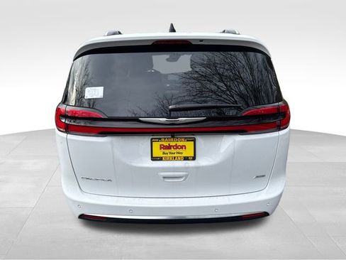 New 2026 Chrysler Pacifica Pinnacle image 6