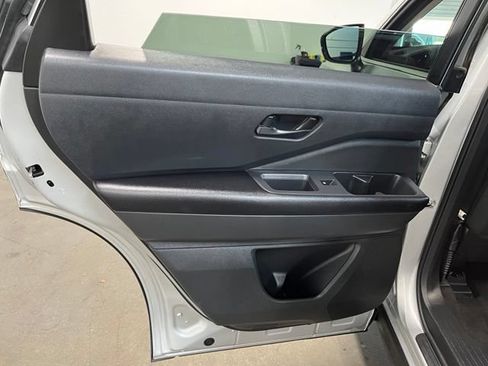 Used 2024 Nissan Pathfinder SV FWD image 20