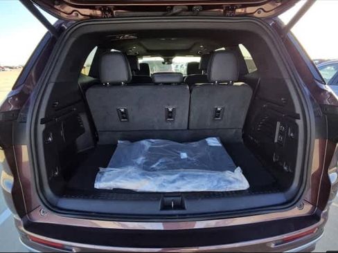 Used 2025 Buick Enclave Avenir w/ Super Cruise Package AWD/4WD image 17