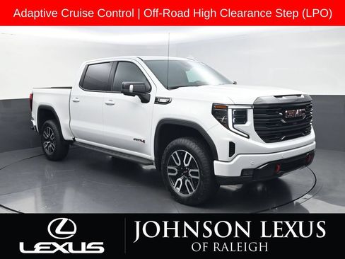 Used 2023 GMC Sierra 1500 AT4 w/ AT4 Premium Package AWD/4WD image 3