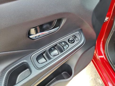 Used 2025 Nissan Versa SV image 13