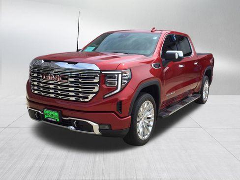 Used 2024 GMC Sierra 1500 Denali w/ Technology Package AWD/4WD image 2