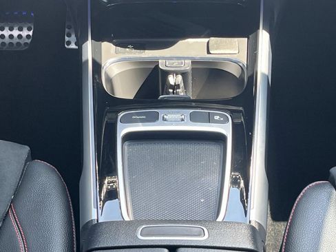 Used 2024 Mercedes-Benz GLB 250 image 12