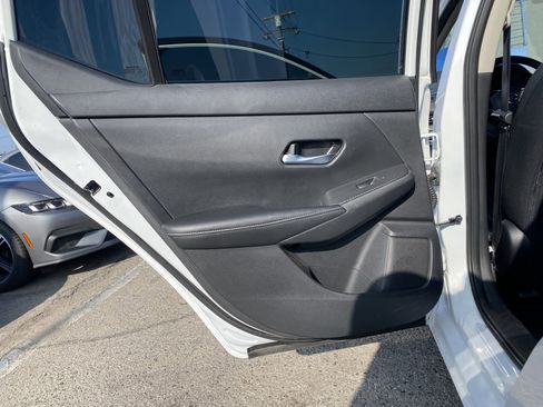 Used 2021 Nissan Sentra SV image 18