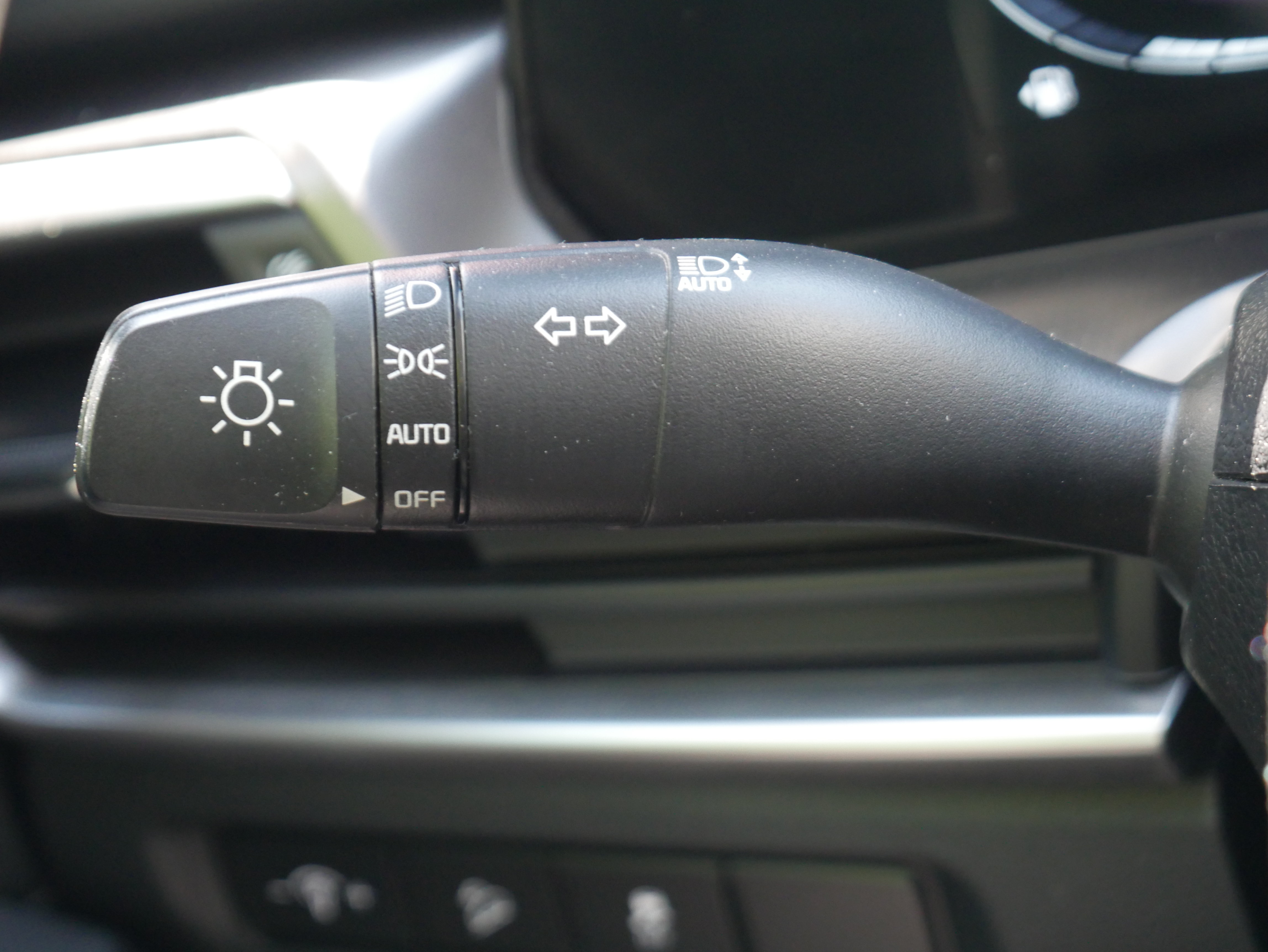 Certified 2025 Kia Telluride LX FWD image 29
