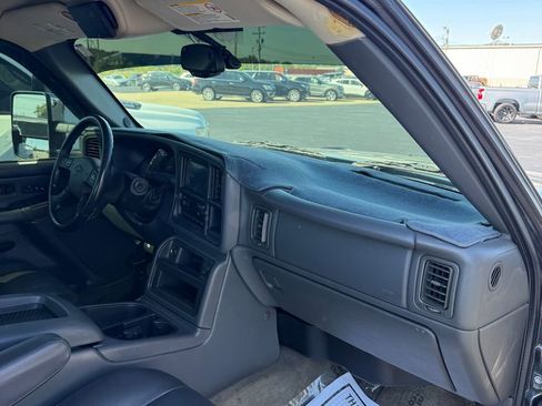 Used 2004 Chevrolet Silverado 2500 LT RWD image 68