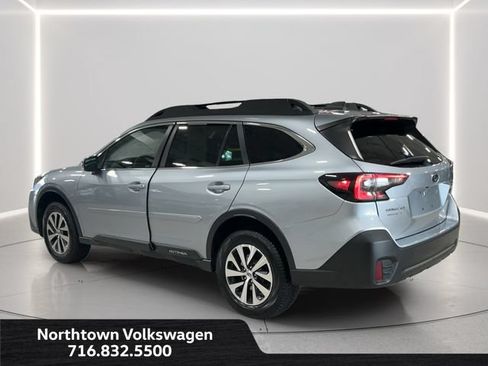 Used 2022 Subaru Outback Premium AWD/4WD image 3