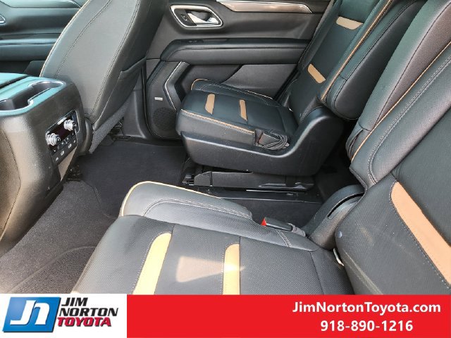 Used 2021 GMC Yukon AT4 w/ Rear Media and Nav Package AWD/4WD image 32