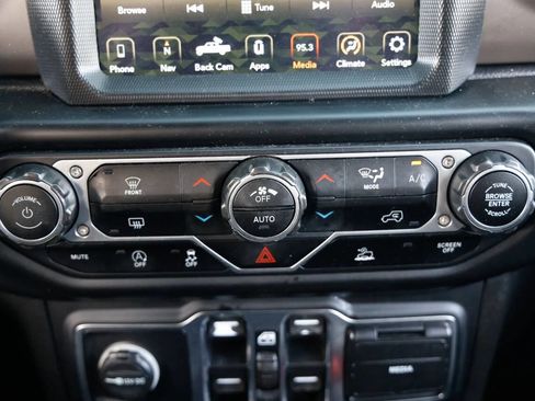 Used 2020 Jeep Gladiator Sport w/ Quick Order Package 24S image 30