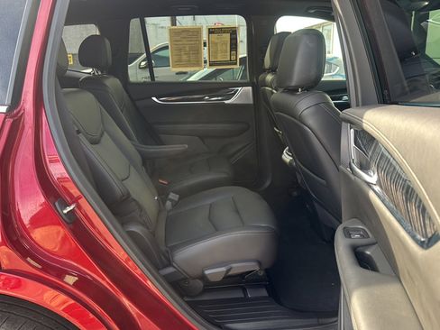 Used 2023 Cadillac XT6 Premium Luxury image 22