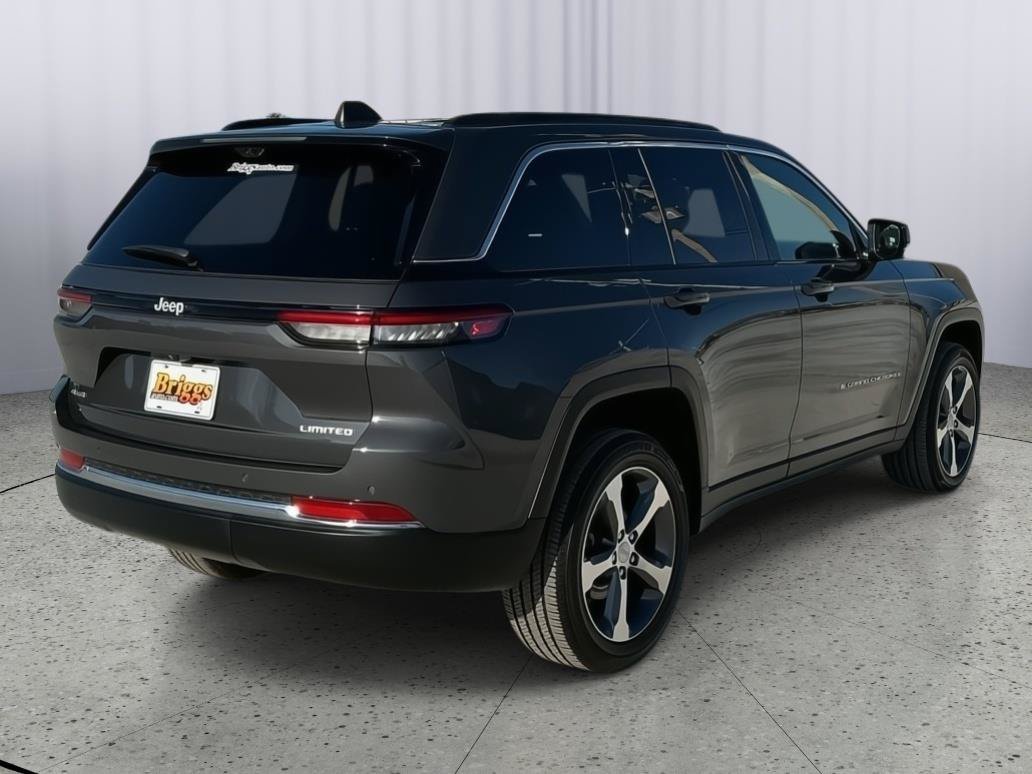 Used 2025 Jeep Grand Cherokee Limited w/ Luxury Tech Group II AWD/4WD image 5