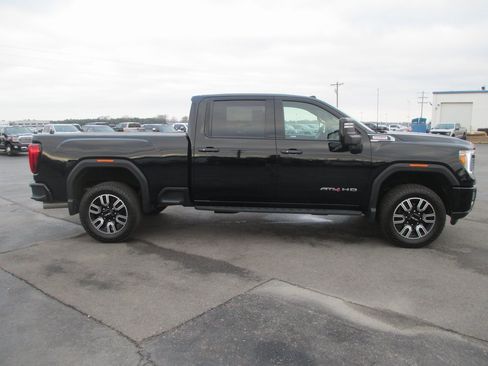 Certified 2021 GMC Sierra 2500 AT4 w/ AT4 Premium Plus Package image 4