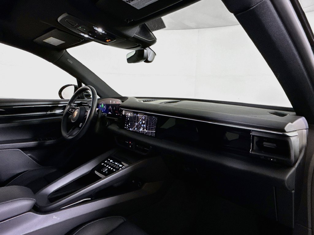 Certified 2026 Porsche Macan Electric RWD image 17