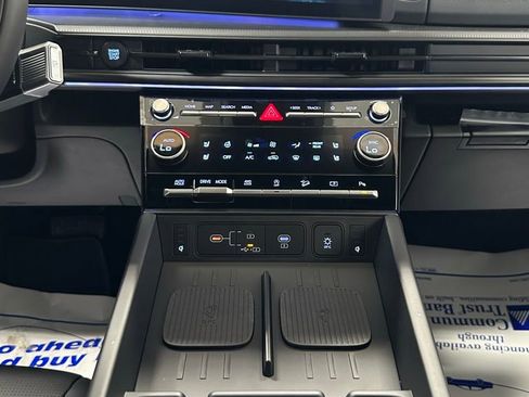 Used 2025 Hyundai Santa Fe Calligraphy AWD/4WD image 15