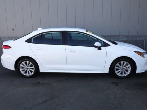 Used 2024 Toyota Corolla LE w/ LE Convenience Package FWD image 13