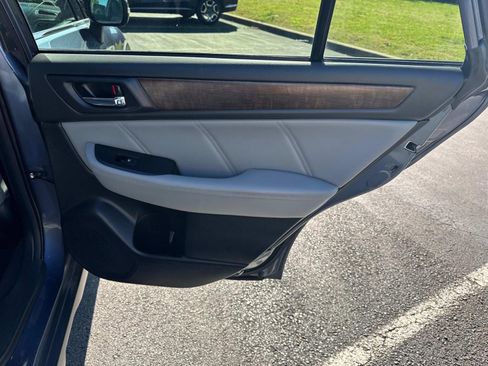 Used 2018 Subaru Outback 2.5i Limited AWD/4WD image 23