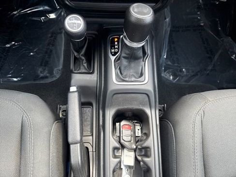 Used 2023 Jeep Wrangler Unlimited Sport image 19