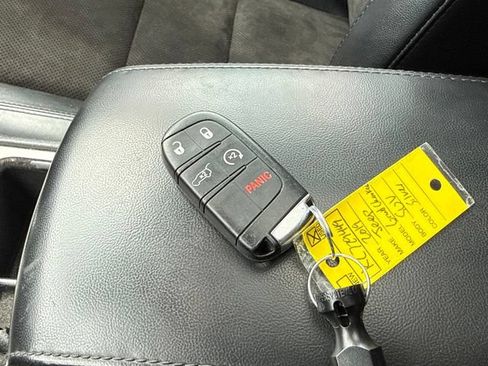 Used 2019 Jeep Grand Cherokee Altitude AWD/4WD image 18