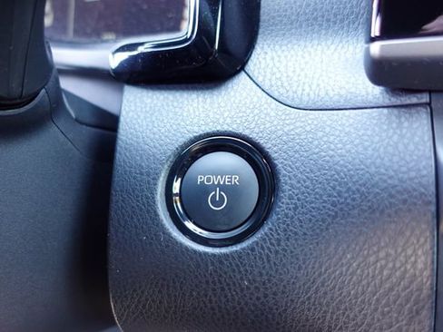 Certified 2025 Toyota Camry SE image 21