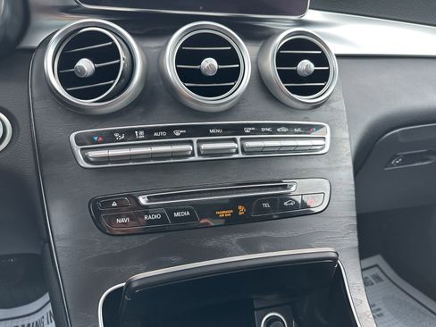 Used 2018 Mercedes-Benz GLC 300 4MATIC image 45