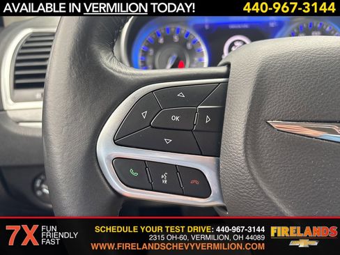 Used 2022 Chrysler 300 Touring w/ Sport Appearance Package image 14
