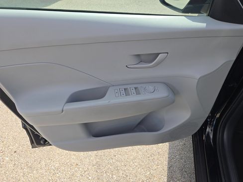 Used 2024 Hyundai Kona SEL FWD image 11