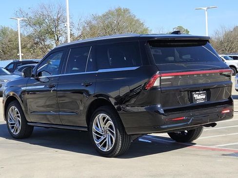 New 2025 Lincoln Navigator Reserve image 6