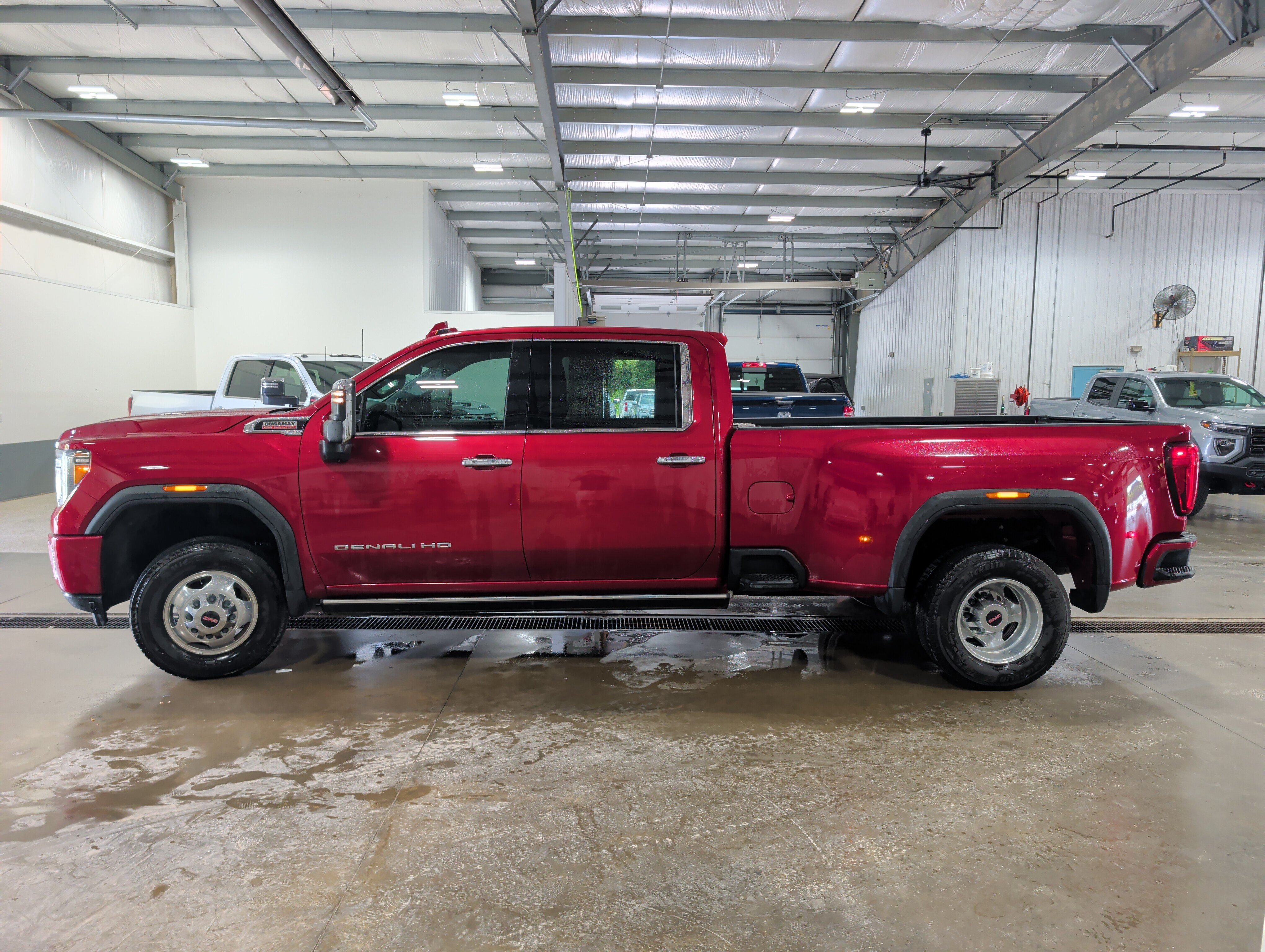 Used 2023 GMC Sierra 3500 Denali w/ Denali Ultimate Package AWD/4WD image 5