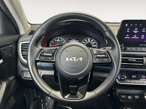 Used 2023 Kia Seltos S w/ Navigation Package AWD/4WD image 12