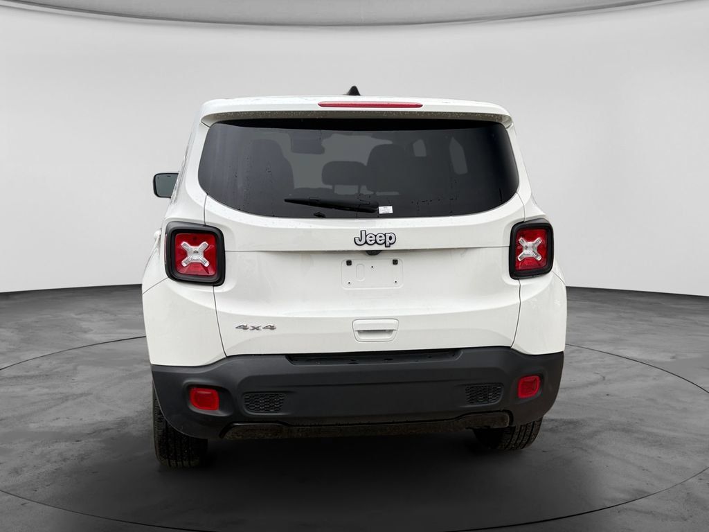 Used 2023 Jeep Renegade Latitude AWD/4WD image 8