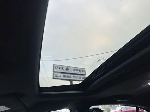 Used 2011 Chrysler 200 Limited image 17