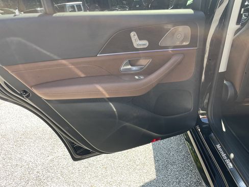 Certified 2024 Mercedes-Benz GLS 450 4MATIC image 39