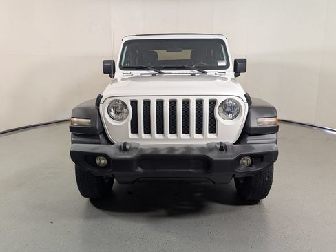 Used 2019 Jeep Wrangler Sport AWD/4WD image 2