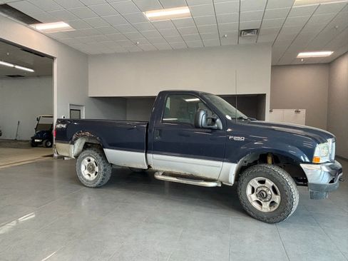 Used 2003 Ford F250 4x4 Regular Cab Super Duty image 4
