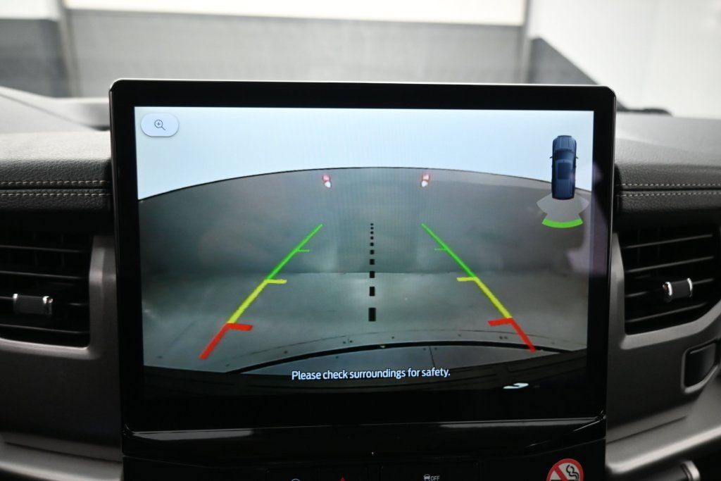 Used 2024 Ford Expedition XLT RWD image 9