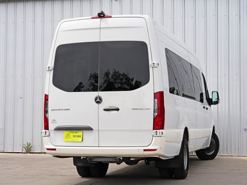 Used 2020 Mercedes-Benz Sprinter 3500 w/ Windows All Around Package image 5