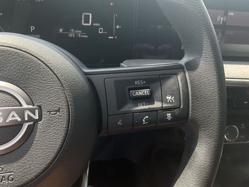 Used 2025 Nissan Kicks SV FWD image 33
