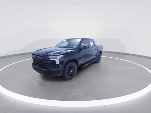 Used 2025 Toyota Tundra Limited AWD/4WD image 5