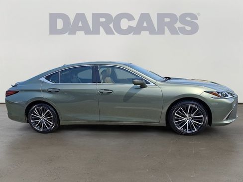 Used 2025 Lexus ES 300h w/ Premium Package FWD image 7