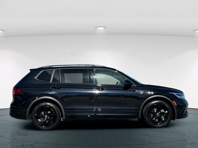 Used 2023 Volkswagen Tiguan SE R-Line FWD image 7