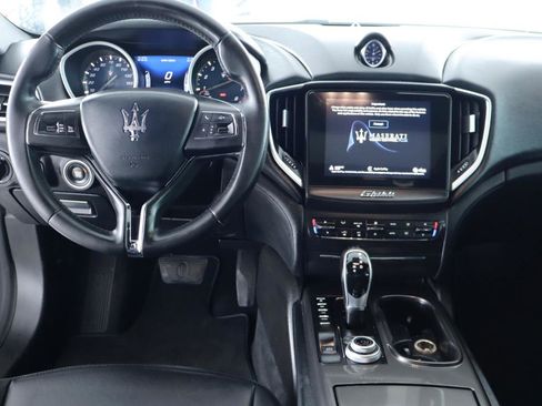 Used 2018 Maserati Ghibli image 17