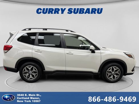 Used 2023 Subaru Forester Premium AWD/4WD image 6