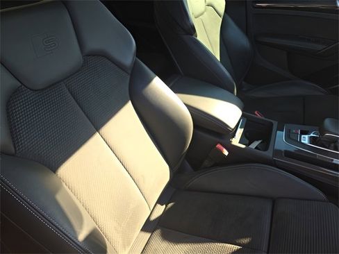 Used 2020 Audi SQ5 Premium Plus w/ Premium Plus Package image 34