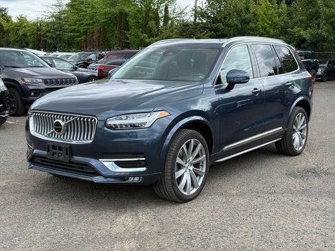 Used 2023 Volvo XC90 B6 Plus AWD/4WD image 2